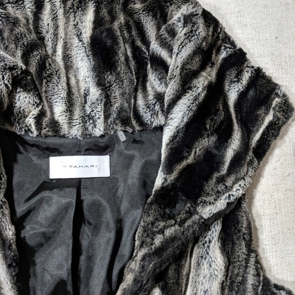 NWOT TAHARI Faux Fur Vest Cinch Waist Black Gray Chinchilla Size Small - Picture 4 of 8